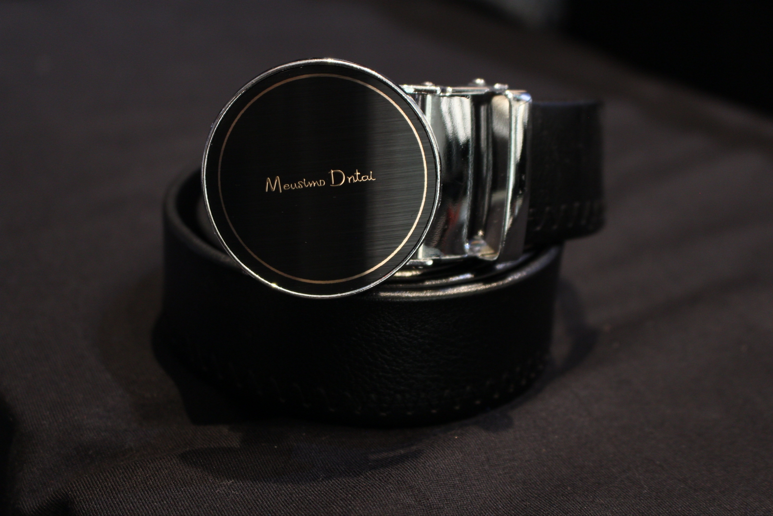 کمربند ریلی فوم درجه‌یک مردانه رنگ نقره ای صفحه شیشه ای مات