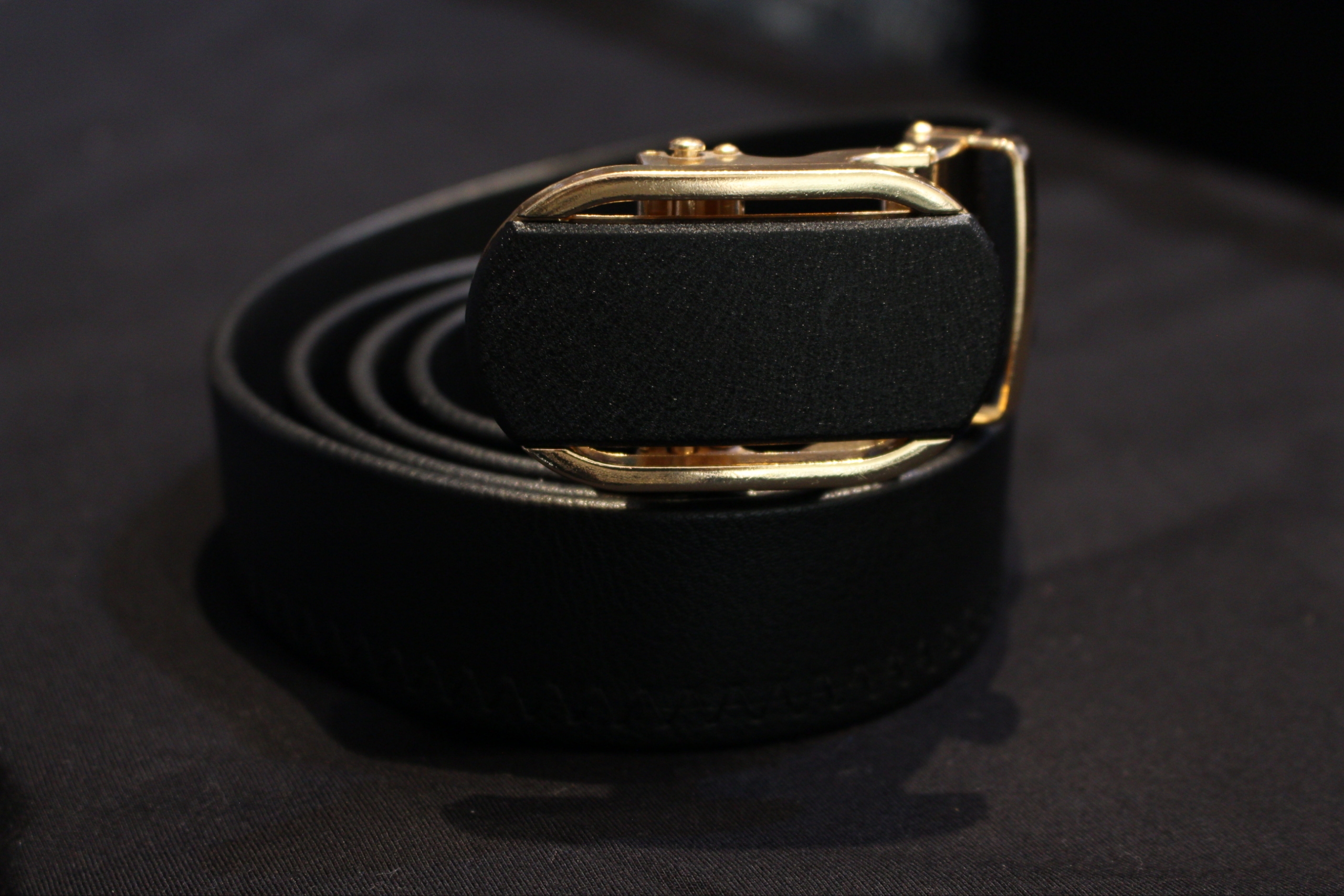 کمربند ریلی فوم درجه‌یک مردانه رنگ طلایی صفحه سرامیکی