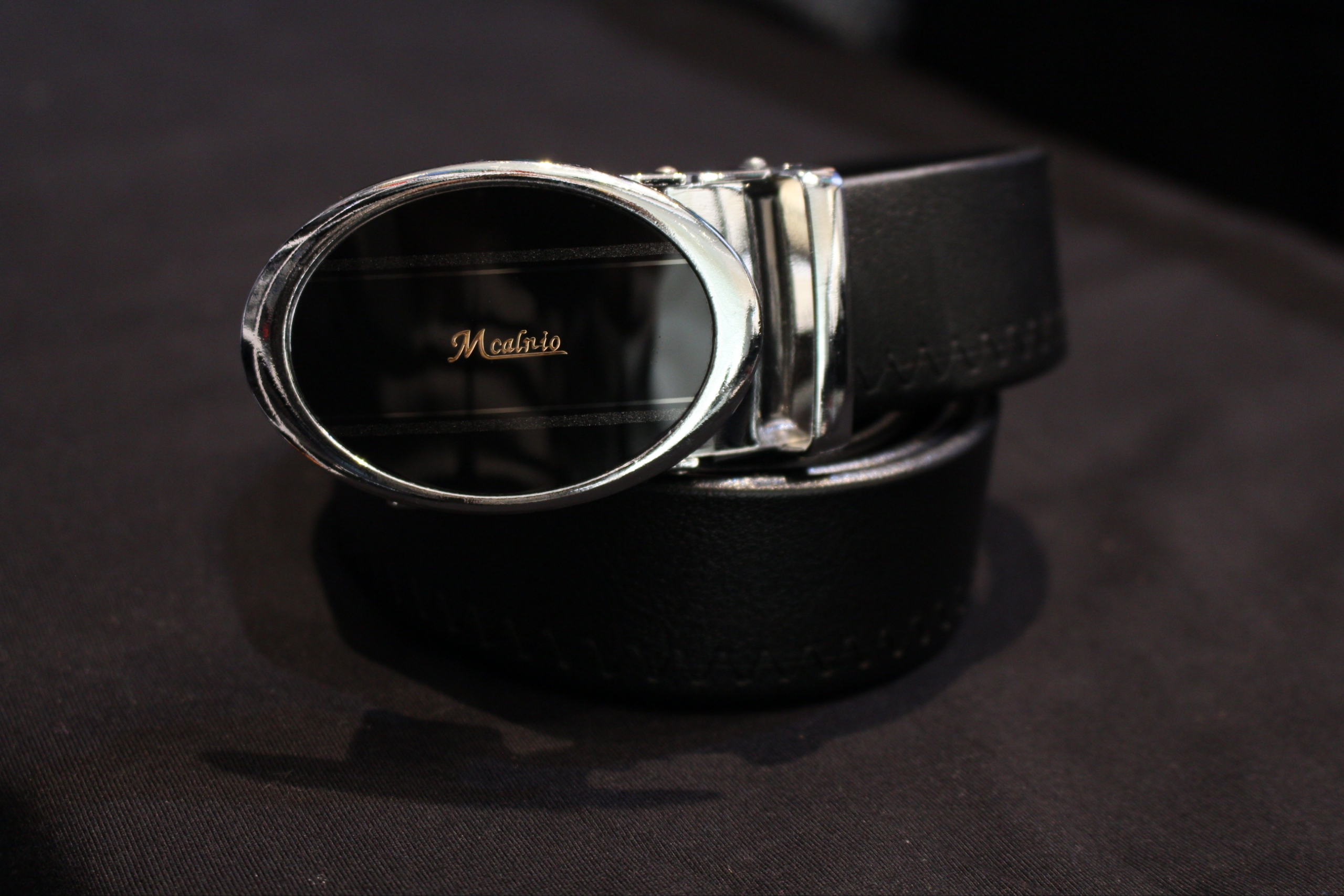 کمربند ریلی فوم درجه‌یک مردانه رنگ سیلور صفحه شیشه ای