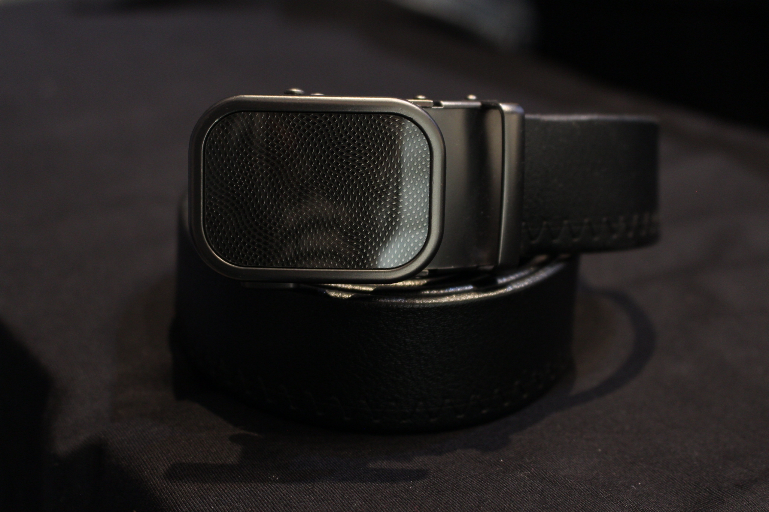 کمربند ریلی فوم درجه‌یک مردانه رنگ مشکی مات صفحه شیشه ای