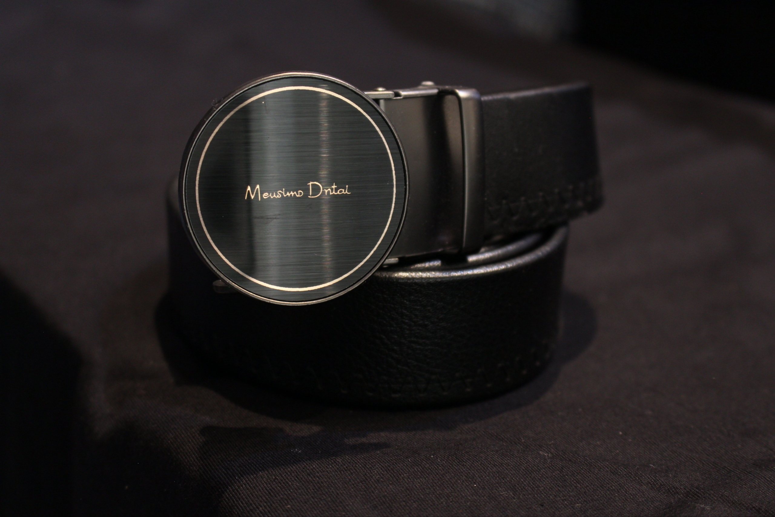 کمربند ریلی فوم درجه‌یک مردانه رنگ مشکی مات صفحه شیشه ای مات