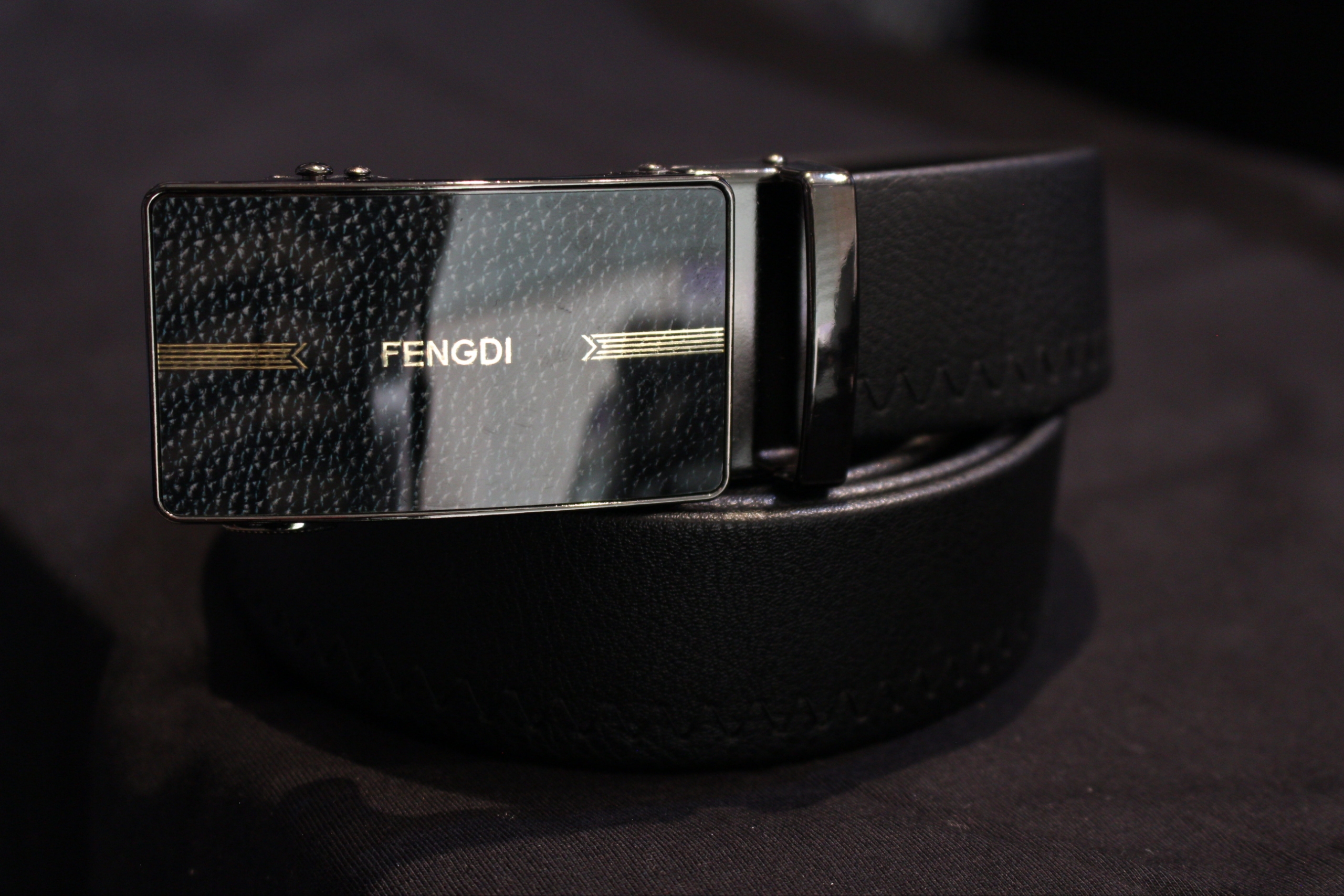 کمربند ریلی فوم درجه‌یک مردانه رنگ مشکی براق صفحه شیشه ای