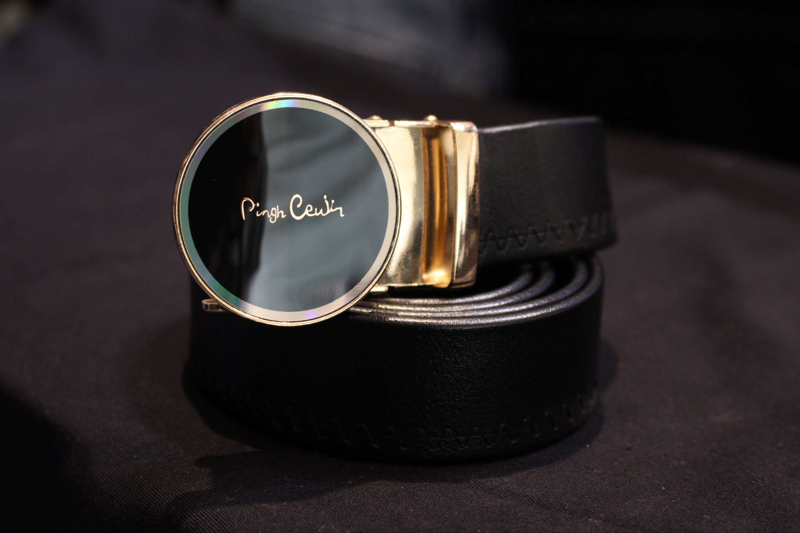 کمربند ریلی فوم درجه‌یک مردانه رنگ طلایی صفحه شیشه ای