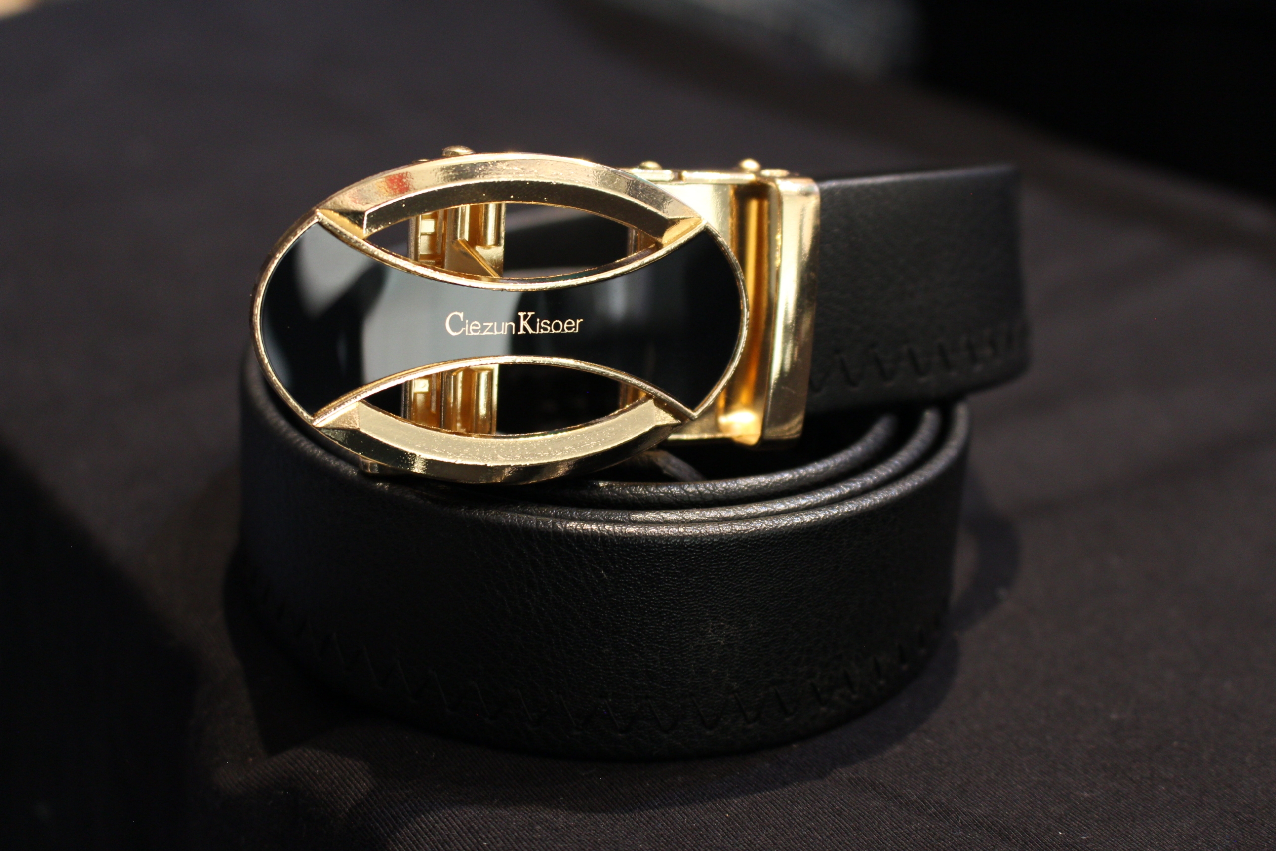 کمربند ریلی فوم درجه‌یک مردانه رنگ طلایی صفحه شیشه ای