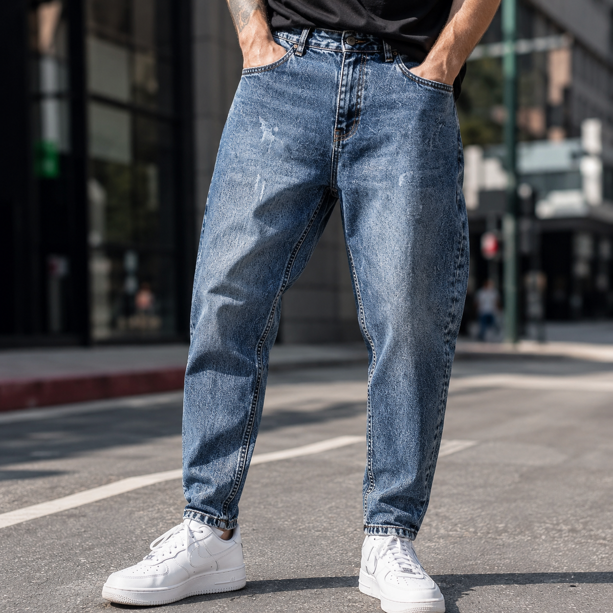 شلوار مام‌فیت مردانه رنگ آبی روشن سنگ شور مدل MOM Fit BRONIVAN Distressed Jeans