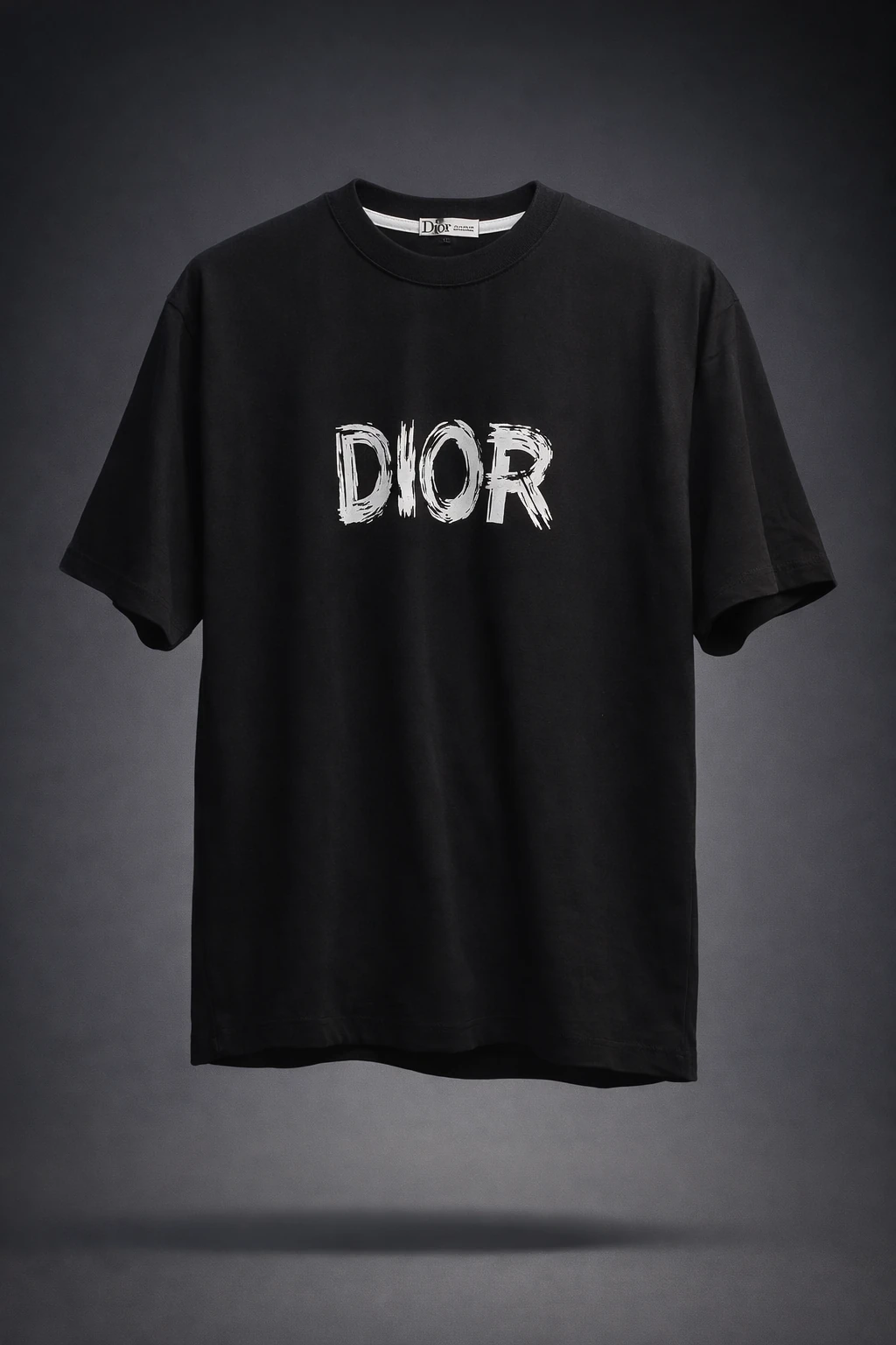 تی‌شرت مردانه DIOR طرح Distressed – مشکی ذغالی پارچه دورس ماکان گرم بالا