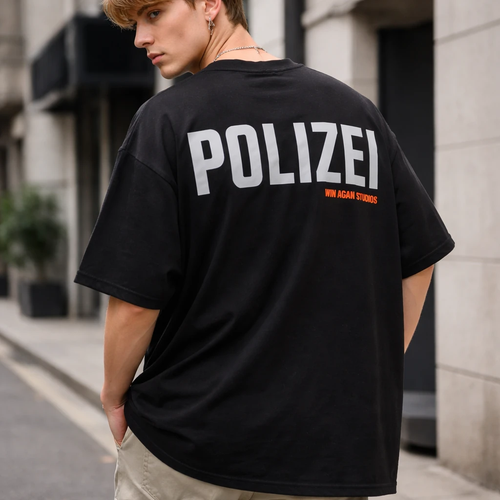تیشرت مردانه POLIZEI – مشکی مینیمال چاپ (شب رنگ) در شب ترند