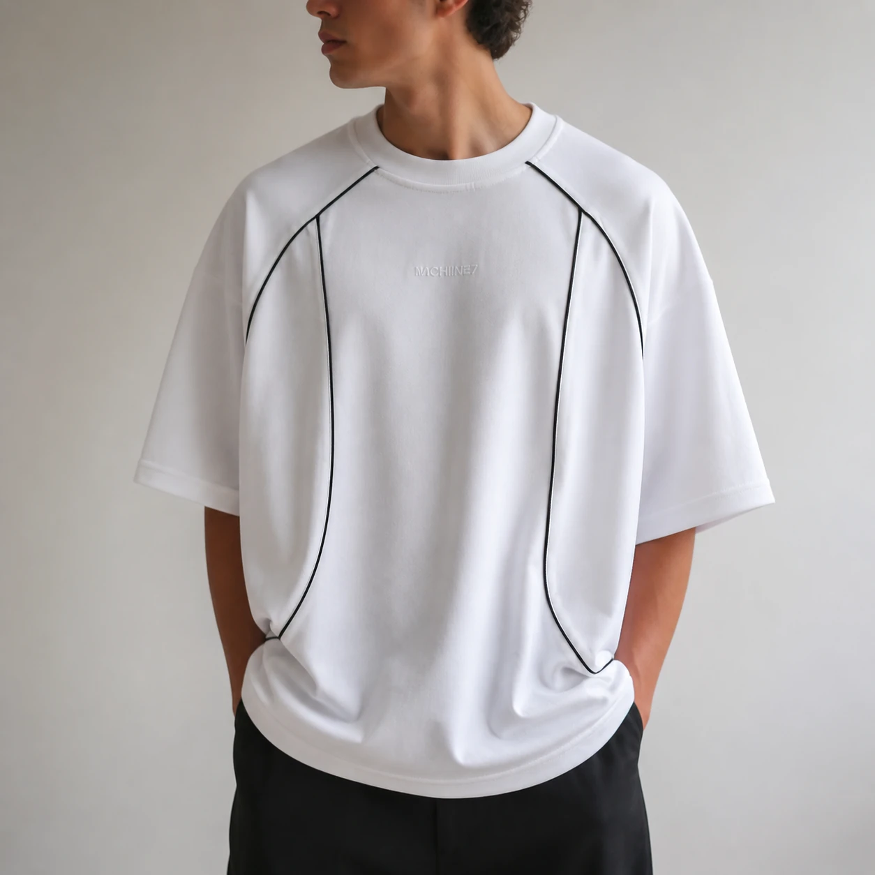 تیشرت مردانه سفید با فیت باکسی و طراحی Techwear – مدل MACHINE7