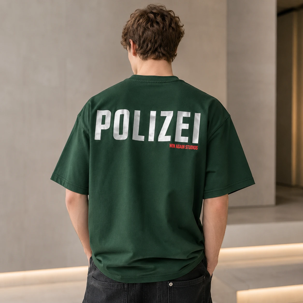 تیشرت مردانه لش باکسی سبز سلطنتی پشت چاپ | طرح POLIZEI | استایل خیابانی مدرن