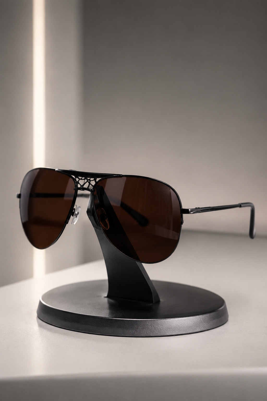 عینک آفتابی مردانه خلبانی مشکی با لنز قهوه‌ای مدل Black Lattice Aviator