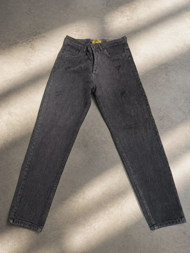 شلوار جین وینتیج مردانه مام فیت مدل Minimal Scratched Charcoal