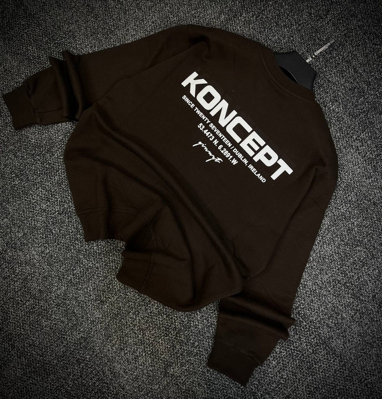 دورس یقه گرد مشکی با چاپ پشت طرح KONCEPT حامو رنگ قهوه ای موکا | Hamo Minimalist Crewneck