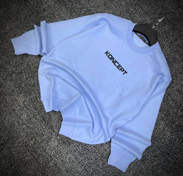 دورس یقه گرد مشکی با چاپ پشت طرح KONCEPT حامو رنگ ابی پاستیلی | Hamo Minimalist Crewneck