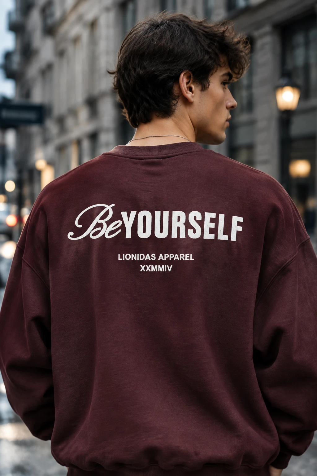 دورس مردانه یقه گرد سه نخ قهوه ای موکا طرح تایپوگرافی حامو ور پشت چاپ LIONIDAS | Hamo Urban Crewneck