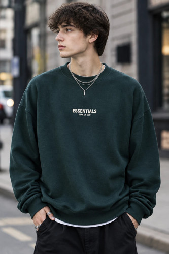 سویشرت دورس پنبه سهنخ سبز جنگلی لش طرح اسنشالز | Hamo Men’s Streetwear Crewneck